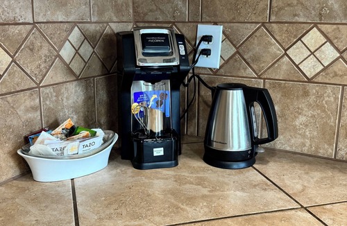 Los Serranos House | Pet friendly 2 BR 2 BA Private Front yard Retreat