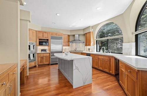 Truckee House | Pet-Friendly Luxury Retreat | Guest Pass, King & Queen Suite, Near Trails & Lake