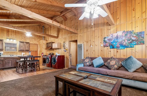 Peter Pan Cabin | Peter Pan Lodge - Quiet and cozy cabin perfect for a mountain getaway!
