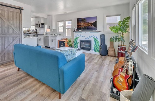 University Heights Apartment | Pets Welcome: Peaceful Music Home near All Things San Diego!