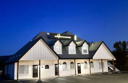 Oakhurst Apartment | Peytons Luxury Suite at The Four Daughters Inn