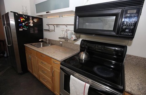 Hollywood Hostel | PodShare - Hostel