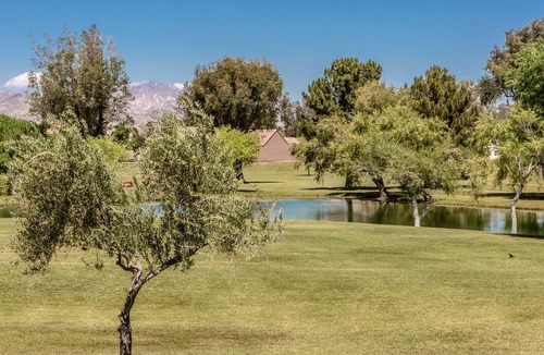Bullhead City House | POOL HOME (1171) (2BD/2.5BA unique design steps from the Colorado River!