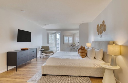 Diamond Crestview Hotel | Pool + Hot Tub + Rooftop + Ocean Views + Walk to Beach + Restaurant + Art Scene