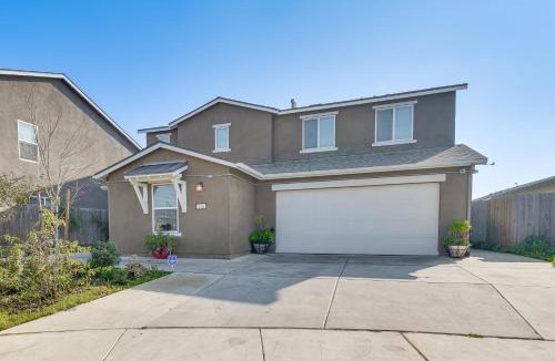 Merced House | Pool Table & Patio! Spacious Merced Getaway