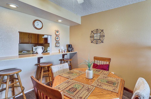 Lake Havasu City Apartment | Poolside Fun, Lake Havasu Views! Desert Getaway