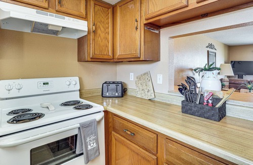 Lake Havasu City Apartment | Poolside Fun, Lake Havasu Views! Desert Getaway