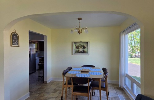 Medford House | Prickly Pear Country Cottage - 4BR Farm Retreat Near Ashland & Wineries