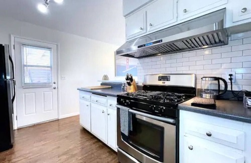 Southeastern Sacramento House | Prime Location-Walk to Land Park