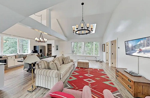 Skyforest House | Pristine Wooded Getaway/Near Sky Park
