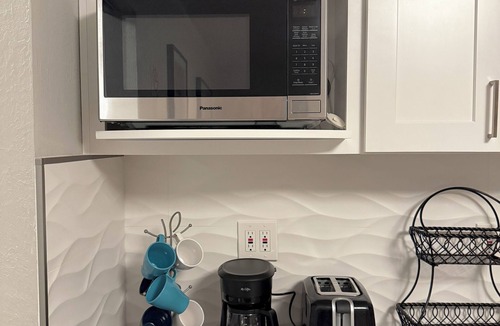 East Palo Alto Apartment | Private 2BR Suite Near Stanford & Meta Parking Quiet & Safe