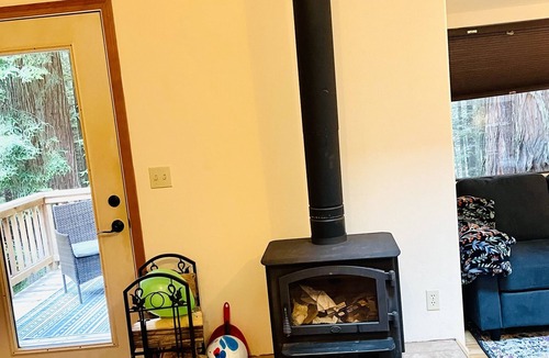 Freshwater House | Private and serene new home in the Redwoods of Humboldt County.