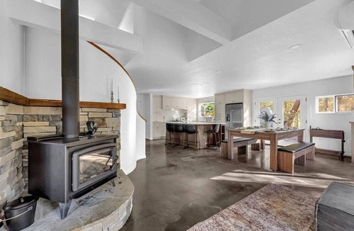 Redding House | Private Lake House with Pool and Sauna