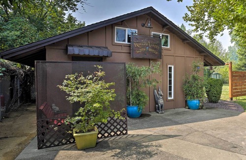Cascade Cottage | Private Modern Entertainment Getaway