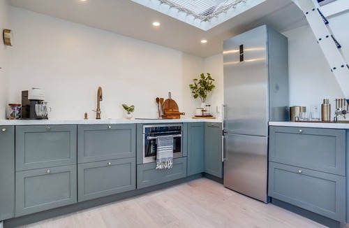 Melrose House | Private Not-So-Tiny Home - Yard & Dogs OK