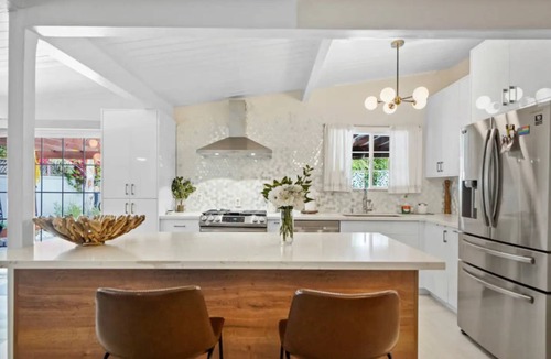 Valley Glen House | Private Pool and Dog Friendly Near Universal Studios