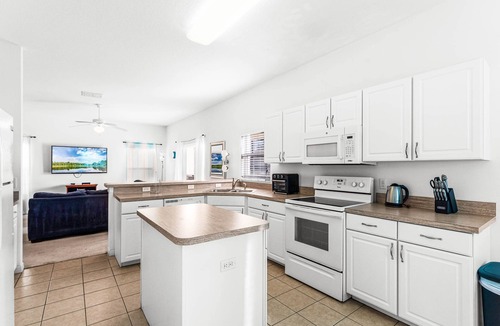 Highgate Park Villa | Private Pool & Spa! Gated Community! Magical Memories! 117