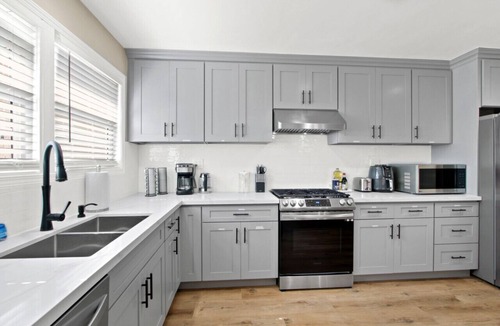 Pomona Apartment | Private, Spacious Home minutes away from Ontario Airport with Parking