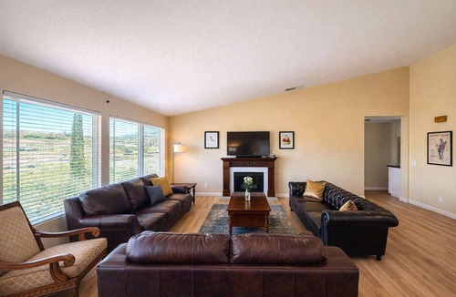 Temecula House | Private Temecula Getaway | Walk to Wineries