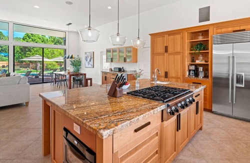 Kenwood House | Private Vineyard | Pool | Chef`s Kitchen | Steps to Wineries | Kenwood | 4 BR