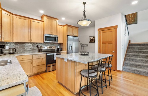 Jacksonville House | Quail Run River View Cottage! Modern Mountain Cabin Near Jacksonville | Spacious, Bright & Peaceful