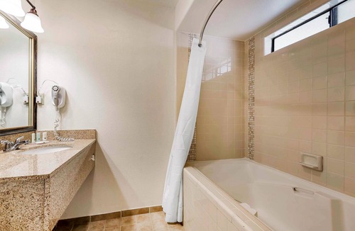 Fallbrook Hotel | Quality Inn Fallbrook I-15