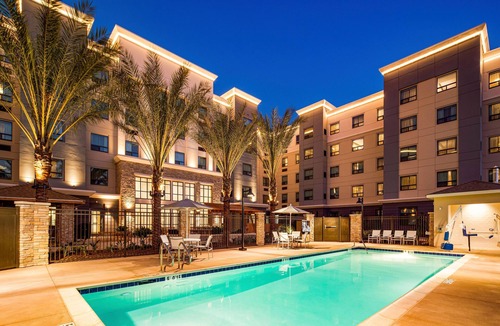 Irvine Business Complex Apartment | Queen Studio w/Accessible Features + Breakfast