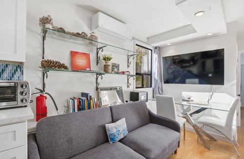 Paradise Valley Apartment | Quiet 1BR near SF/SFO — free parking