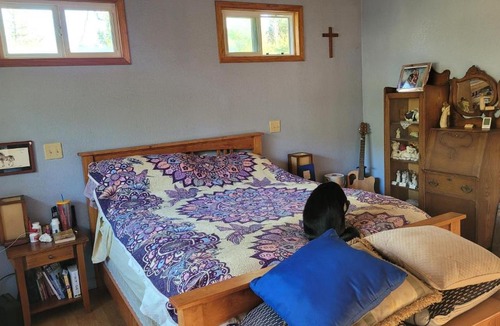 Oakhurst House | Quiet Artist Suite