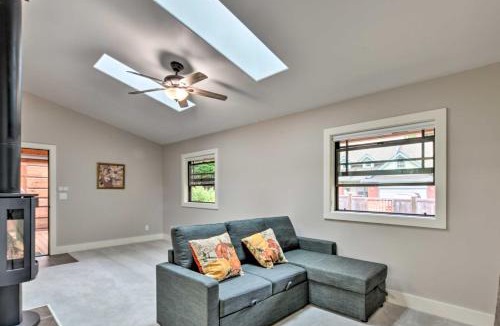 Eureka House | Quiet & Cozy Eureka Home Near Sequoia Park & Zoo!