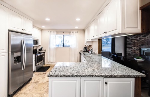Lower Kingsbury House | Quiet Cozy Tahoe 3B/2B House, minutes from ski resorts, fire pit, mountain vibes