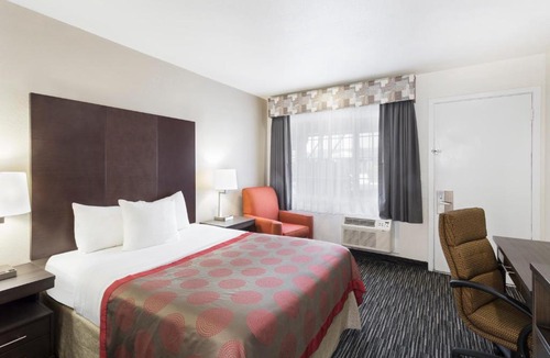 North Fremont Street Hotel | Ramada by Wyndham Monterey