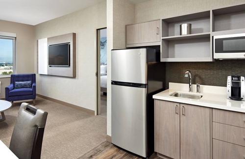 Anaheim Resort Resort | Rare Find! 4 Comfortable Units, Onsite Dining and Water Park, Near Disneyland!