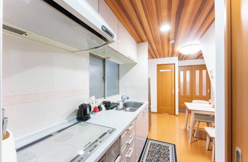 Konohana House | Recommended for USJ, Osaka Sight Seeing,Newly Reno! 5min walk to station. 2bed