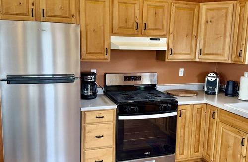 Arcata House | Redwood Perch - In Town and walk to Community Forest and Cal Poly