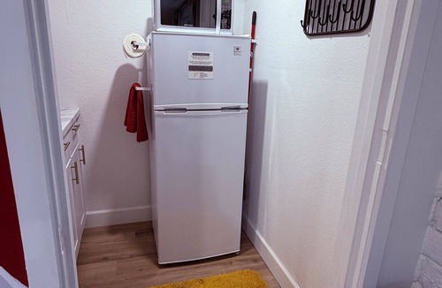 Reno Apartment | Reno Suite Retreat: Private, Central and Scenic. Studio w/kitchenette/no sink