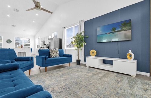 Indian Point House | Renovated 5BR home by Disney & Universal, New Pool, PetFriendly, Gym & Gameroom!