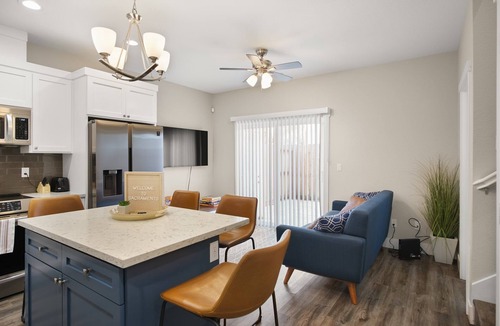 North Oak Park House | Renovated and Modern 3bed 2.5bath near Downtown & UCD Med Center! 🏠
