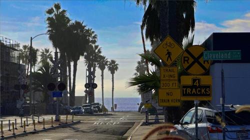 South Oceanside Villa | Retro Star-Wagon, Ocean Breez at Studios