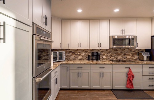 Pleasant Grove House | River Retreat w/Boat Dock + Pickleball Court!
