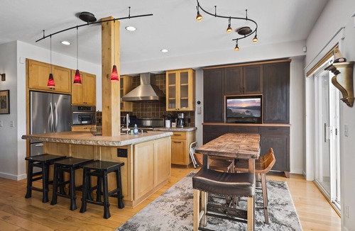 Downtown House | Riverfront Cabin Escape w/Hot Tub & King Suite | Near Hiking Trails & Fishing
