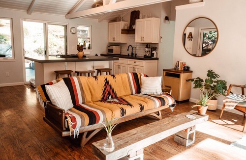 Northwood House | Riverhaus- Boutique 1BR w/Hot Tub Natural Sunlight