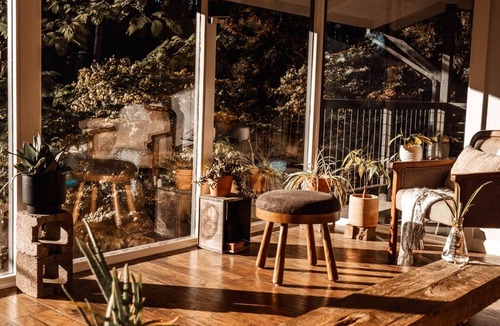 Northwood House | Riverhaus- Boutique 1BR w/Hot Tub Natural Sunlight