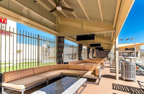 Laughlin Hotel | Riverview 2 Queens | Aquarius Casino Resort | Colorado River Views