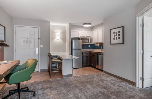 Pleasant Grove Apartment | Rocklin Suite with Kitchen | Free Daily Breakfast