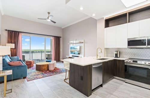 Florida Central Atlantic Coast Apartment | Rockstar Suite @ Disney World + Awsome views