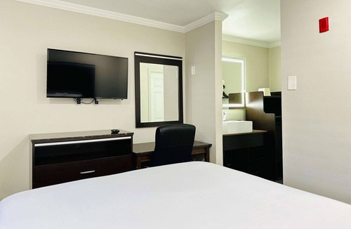 Lemon Grove Hotel | Rodeway Inn Lemon Grove San Diego East