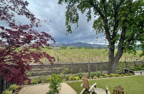 Yountville House | Romantic Luxury 3-BR Modern Farmhouse with EVERYTHING. In Charming Yountville