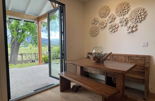 Yountville House | Romantic Luxury 3-BR Modern Farmhouse with EVERYTHING. In Charming Yountville