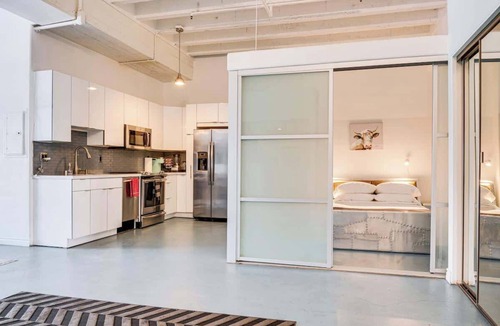 Historic Core Condo | Rooftop Pool & Hot Tub in Heart of DTLA